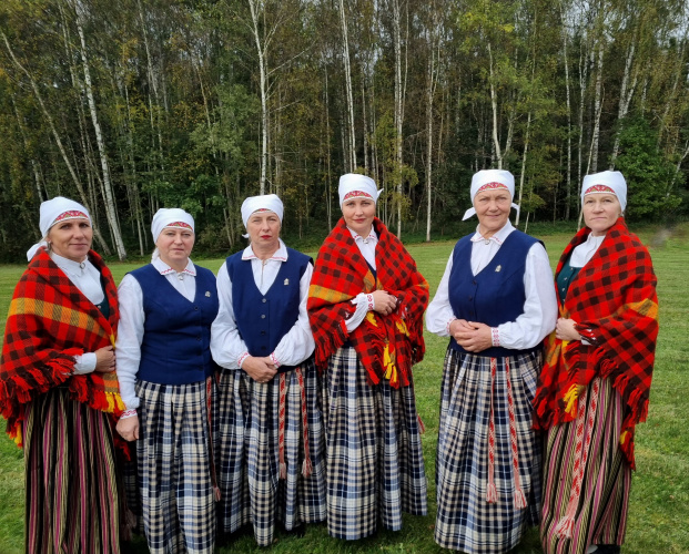 . “Aulejis sīvys” uzastuoj jubilejā gostu sātā “Lejasmalas”