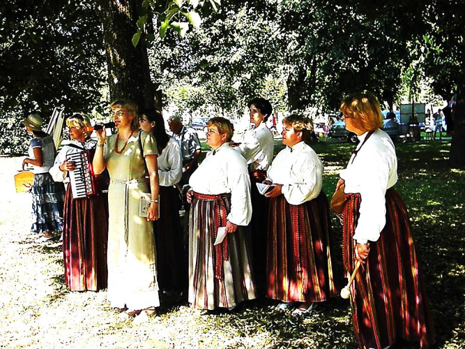 Rūtaļu stuņde Dagdys piļsātys svātku laikā. 2011.goda 22.juļs