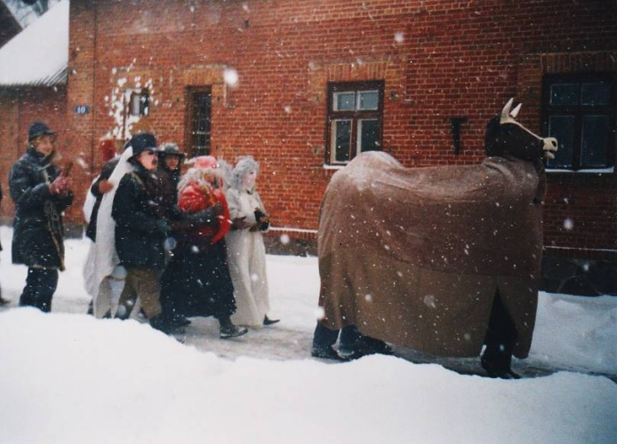 VI Storptautyskajā masku tradiceju festivalā Modūnē. 2005. goda 12.,13. februars